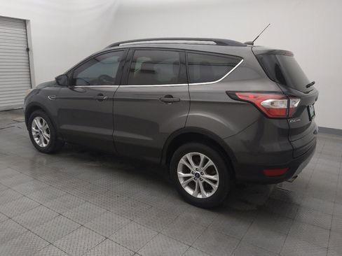 Used 2018 Ford Escape SE image 3