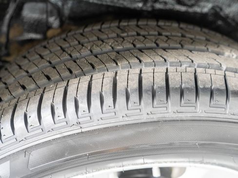 Used 2010 Toyota RAV4 Limited AWD/4WD image 31