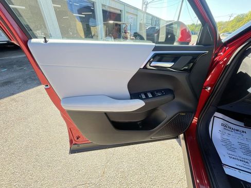 New 2025 Mitsubishi Outlander SE image 13