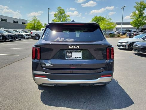 Certified 2025 Kia Sorento S w/ Panoramic Sunroof Package FWD image 5
