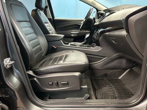 Used 2019 Ford Escape Titanium image 48
