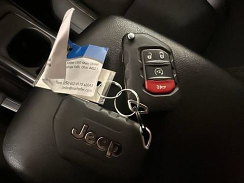 Used 2023 Jeep Wrangler Unlimited w/ Cold Weather Group AWD/4WD image 20
