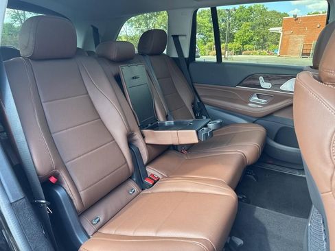 Used 2026 Mercedes-Benz GLS 450 4MATIC image 17