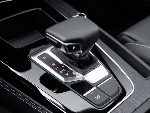 Certified 2025 Audi Q5 2.0T Premium Plus w/ Premium Plus Package image 14