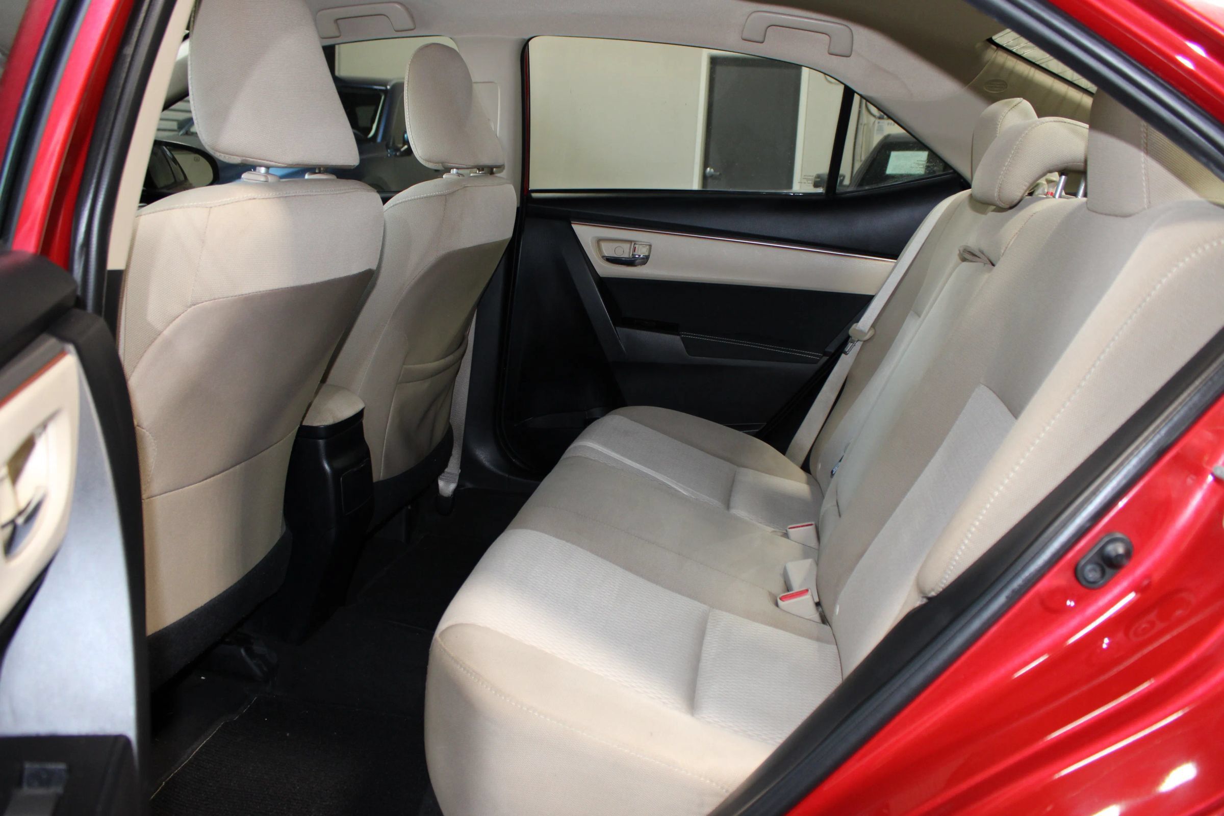 Used 2016 Toyota Corolla LE FWD image 21