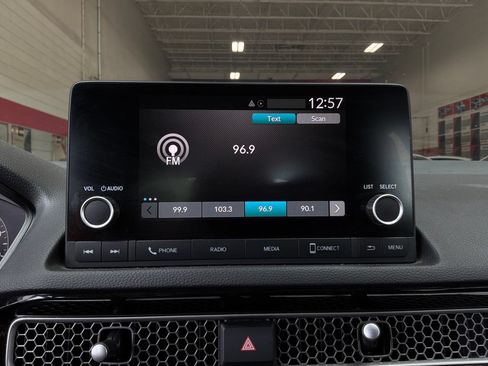 Used 2025 Honda Civic Sport image 26