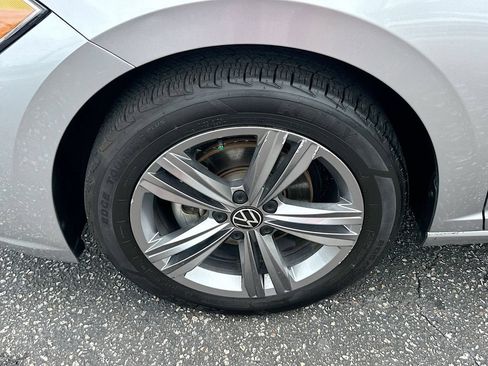 Used 2024 Volkswagen Jetta SE FWD image 29