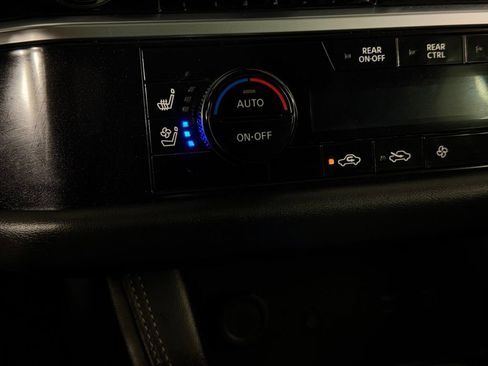 Used 2024 Nissan Pathfinder Platinum image 18