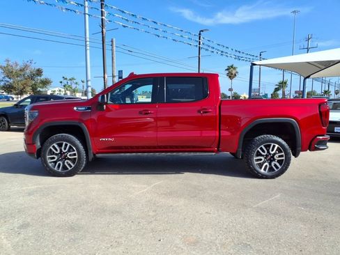 Used 2025 GMC Sierra 1500 AT4 w/ AT4 Premium Package AWD/4WD image 5