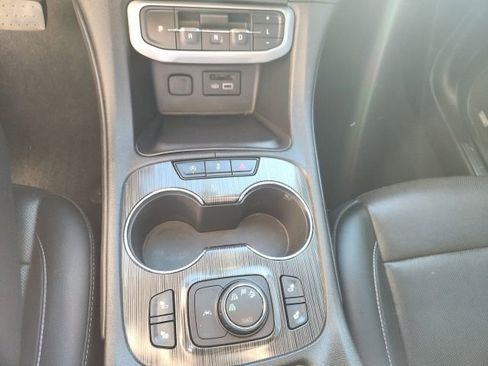 Used 2023 GMC Acadia SLT image 25