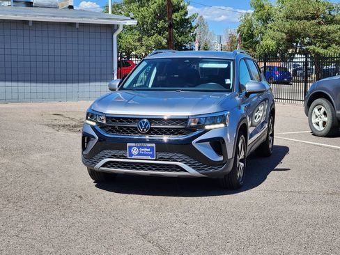 Certified 2023 Volkswagen Taos SE w/ Panoramic Sunroof Package AWD/4WD image 3