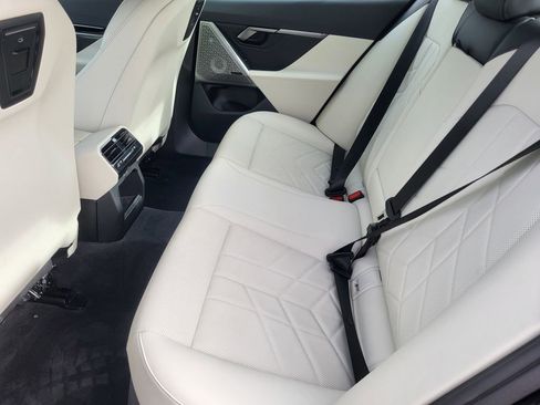 Certified 2025 BMW 530i xDrive 530i xDrive w/ Premium Package image 32