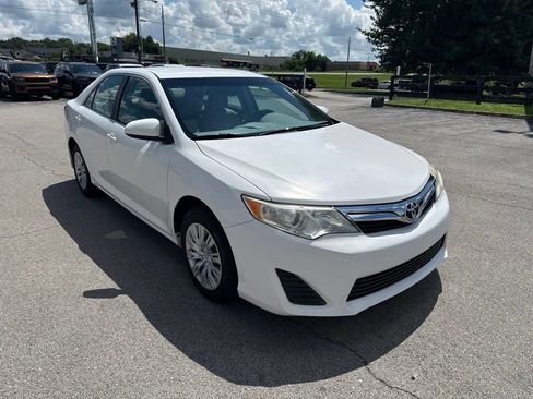 Used 2012 Toyota Camry LE FWD image 2