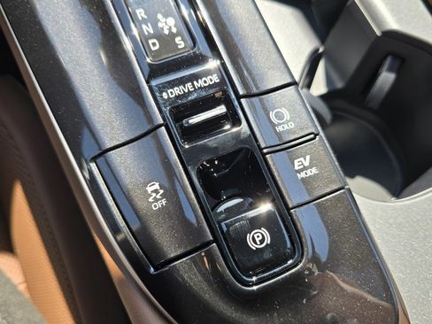 New 2026 Toyota Crown Signia AWD/4WD image 8