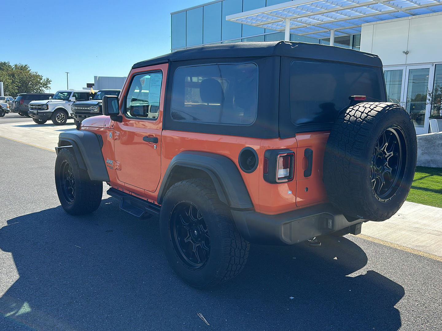 Used 2018 Jeep Wrangler Sport AWD/4WD image 7