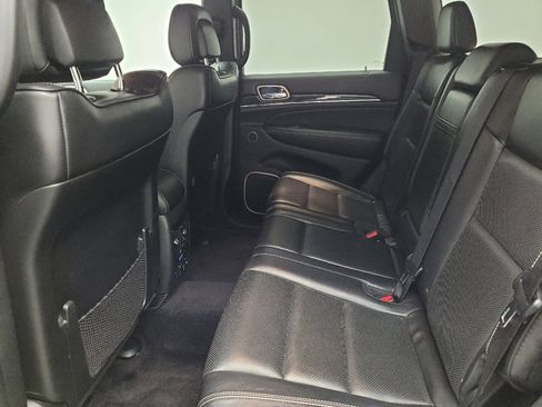 Used 2017 Jeep Grand Cherokee Overland AWD/4WD image 18