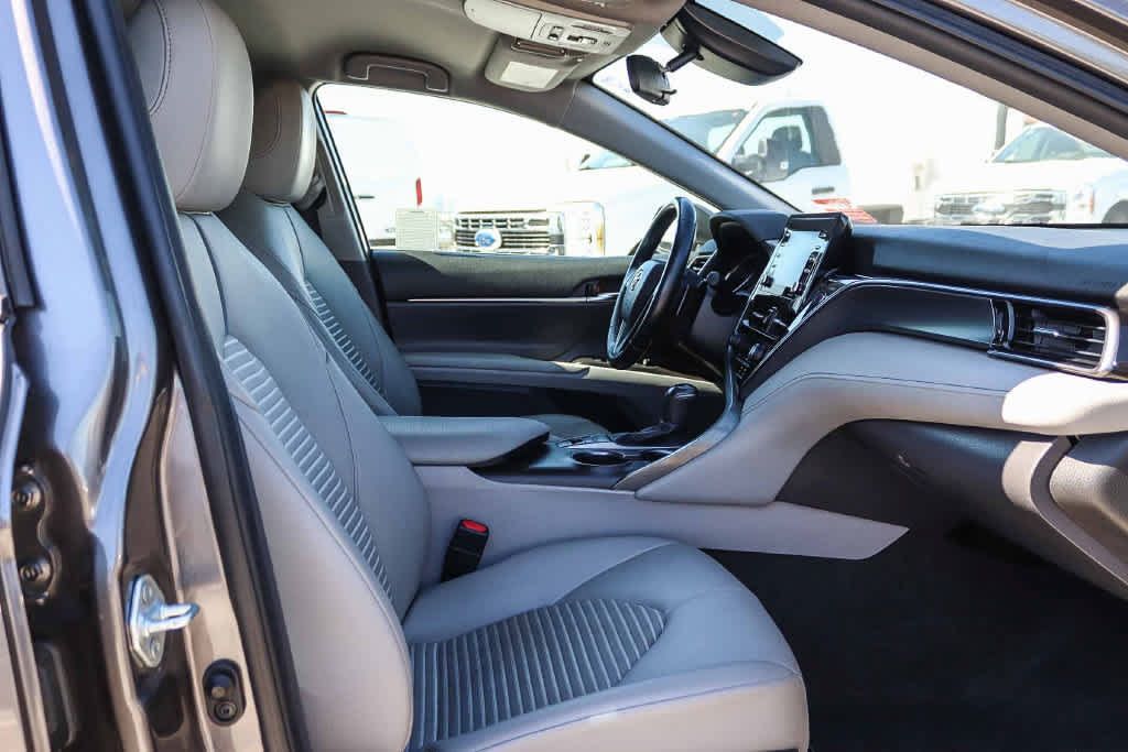 Used 2021 Toyota Camry SE FWD image 16
