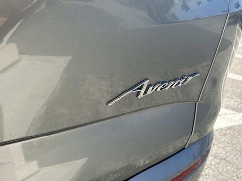 Used 2023 Buick Enclave Avenir w/ Avenir Technology Package image 9