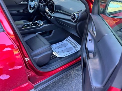 Certified 2026 Chevrolet Equinox LT w/ Convenience Package II FWD image 13