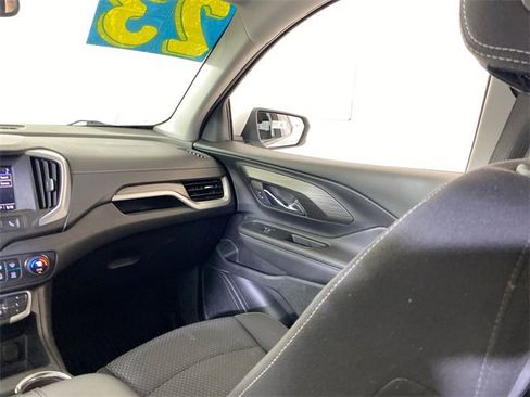 Used 2023 GMC Terrain SLE w/ Driver Convenience Package image 11