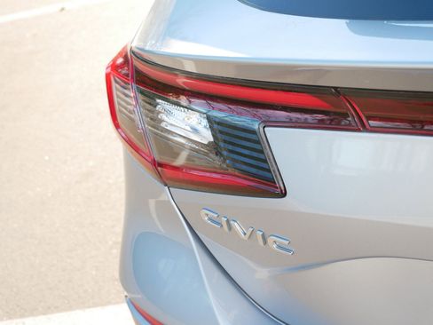 Used 2024 Honda Civic EX-L image 17