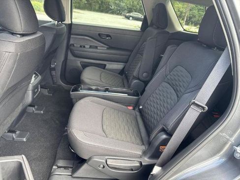 Certified 2025 Nissan Pathfinder SV w/ SV Premium Package FWD image 18
