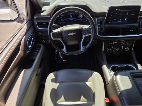 Used 2022 Chevrolet Tahoe LT w/ Luxury Package image 12