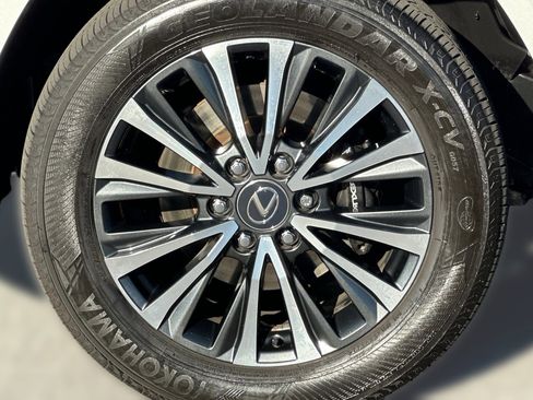 Certified 2024 Lexus LX 600 4WD w/ Interior Upgrade Package image 11