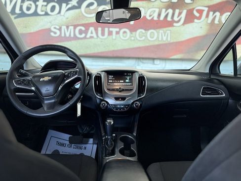Used 2018 Chevrolet Cruze LT image 22