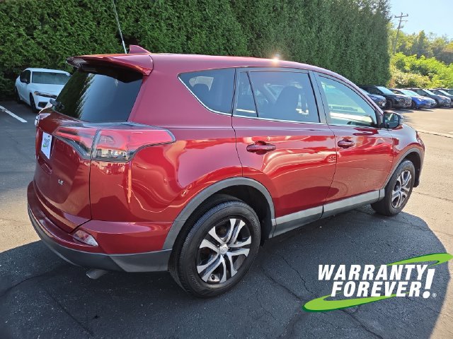Used 2018 Toyota RAV4 LE w/ Carpet Mat Package FWD image 7