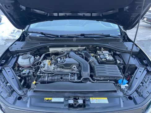 Used 2025 Volkswagen Jetta SE image 32