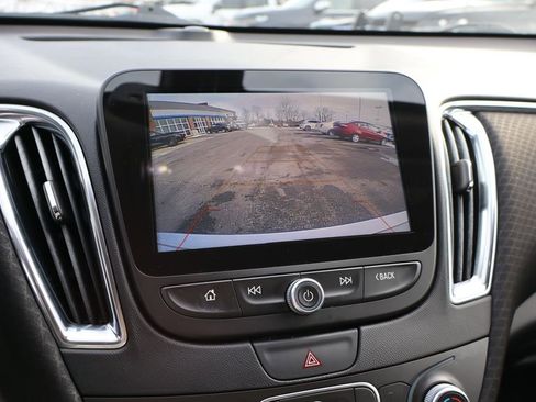 Used 2018 Chevrolet Malibu LT image 21