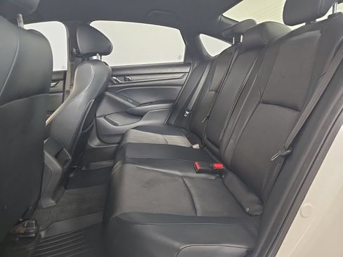 Used 2018 Honda Accord Sport image 12