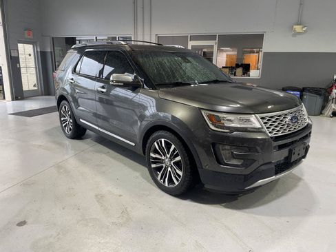 Used 2016 Ford Explorer Platinum AWD/4WD image 7