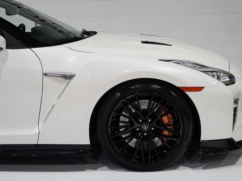 Used 2021 Nissan GT-R Premium AWD/4WD image 20