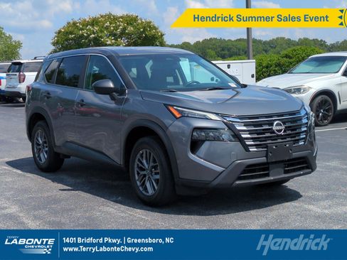 Used 2024 Nissan Rogue S AWD/4WD image 1