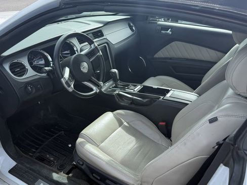 Used 2014 Ford Mustang Premium RWD image 3