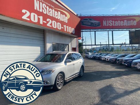 Used 2013 Nissan Pathfinder SL AWD/4WD image 1