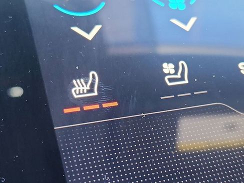 Certified 2025 Porsche Taycan image 21