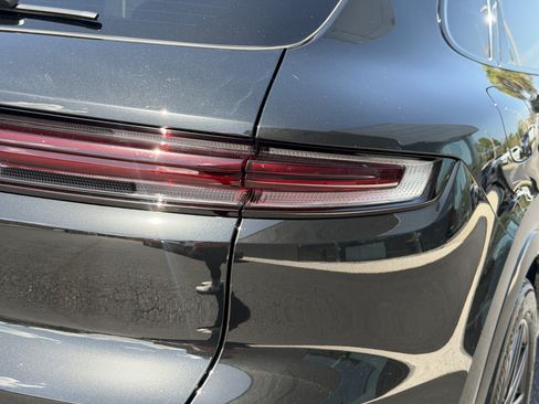 Certified 2026 Porsche Cayenne S AWD/4WD image 13