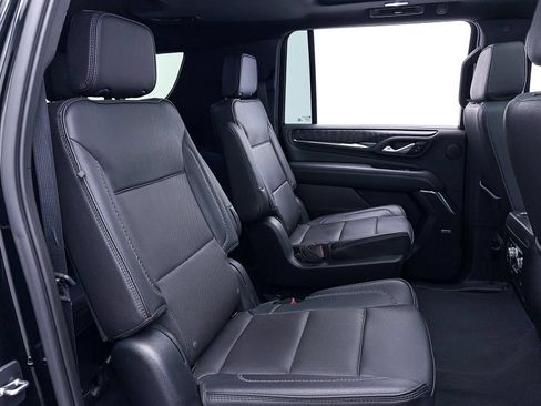 Used 2023 GMC Yukon XL Denali AWD/4WD image 39