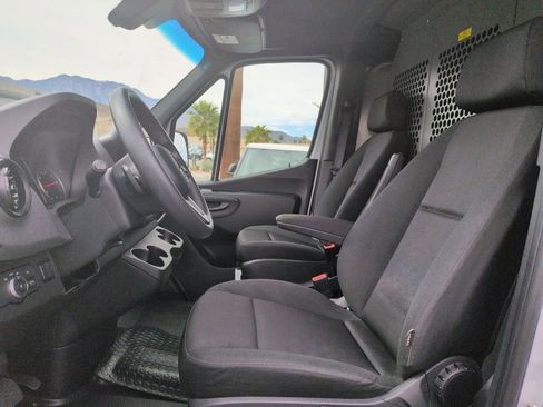 Used 2023 Mercedes-Benz Sprinter 144 Cargo image 14