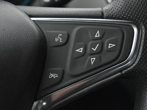 Used 2020 Chevrolet Equinox LS image 18