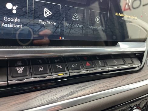 New 2026 GMC Sierra 2500 SLT w/ SLT Premium Package image 15