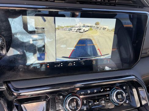 Used 2024 GMC Sierra 1500 AT4 w/ Technology Package image 25