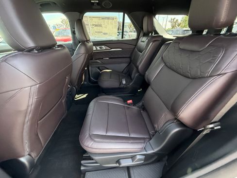 New 2026 Ford Explorer Platinum w/ LUX Leather Package AWD/4WD image 16