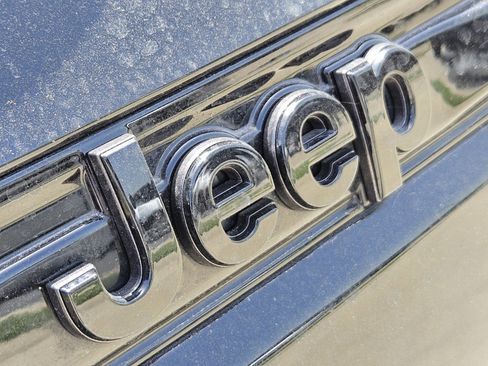 New 2024 Jeep Grand Cherokee Altitude image 6