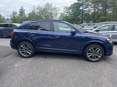 Used 2023 Audi Q3 2.0T Premium w/ Black Optic Sport Package AWD/4WD image 3