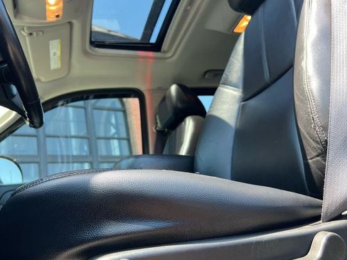Used 2011 Chevrolet Avalanche LT AWD/4WD image 26