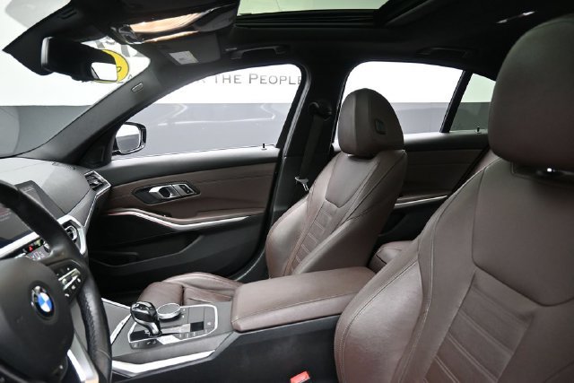 Used 2020 BMW 330i Sedan w/ Premium Package RWD image 17